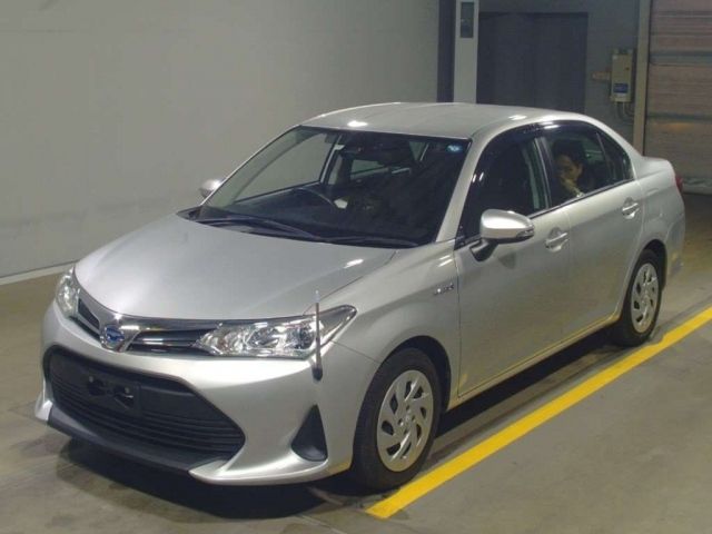 358 Toyota Corolla axio NKE165 2018 г. (TAA Yokohama)